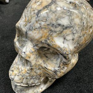 Canadian Pinolite handmade Skull 900g